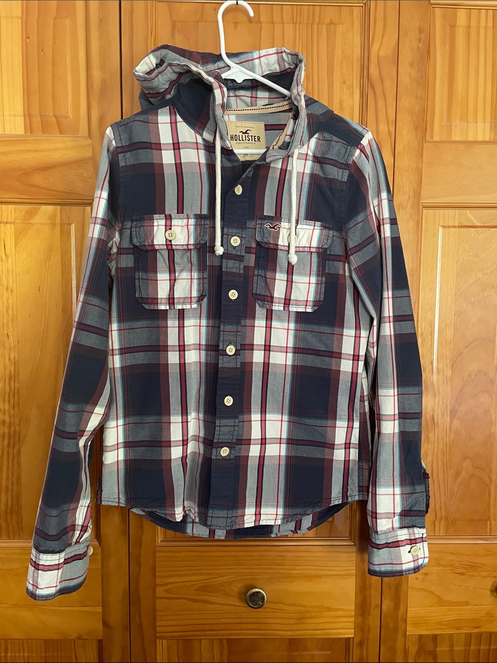 Hollister Hooded Plaid Button-Up Shirt in Navy, White & Red
